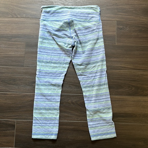 Lululemon Wunder Under Crop III Space Dye Twist Lullaby Ray sz 6 - Picture 2 of 3